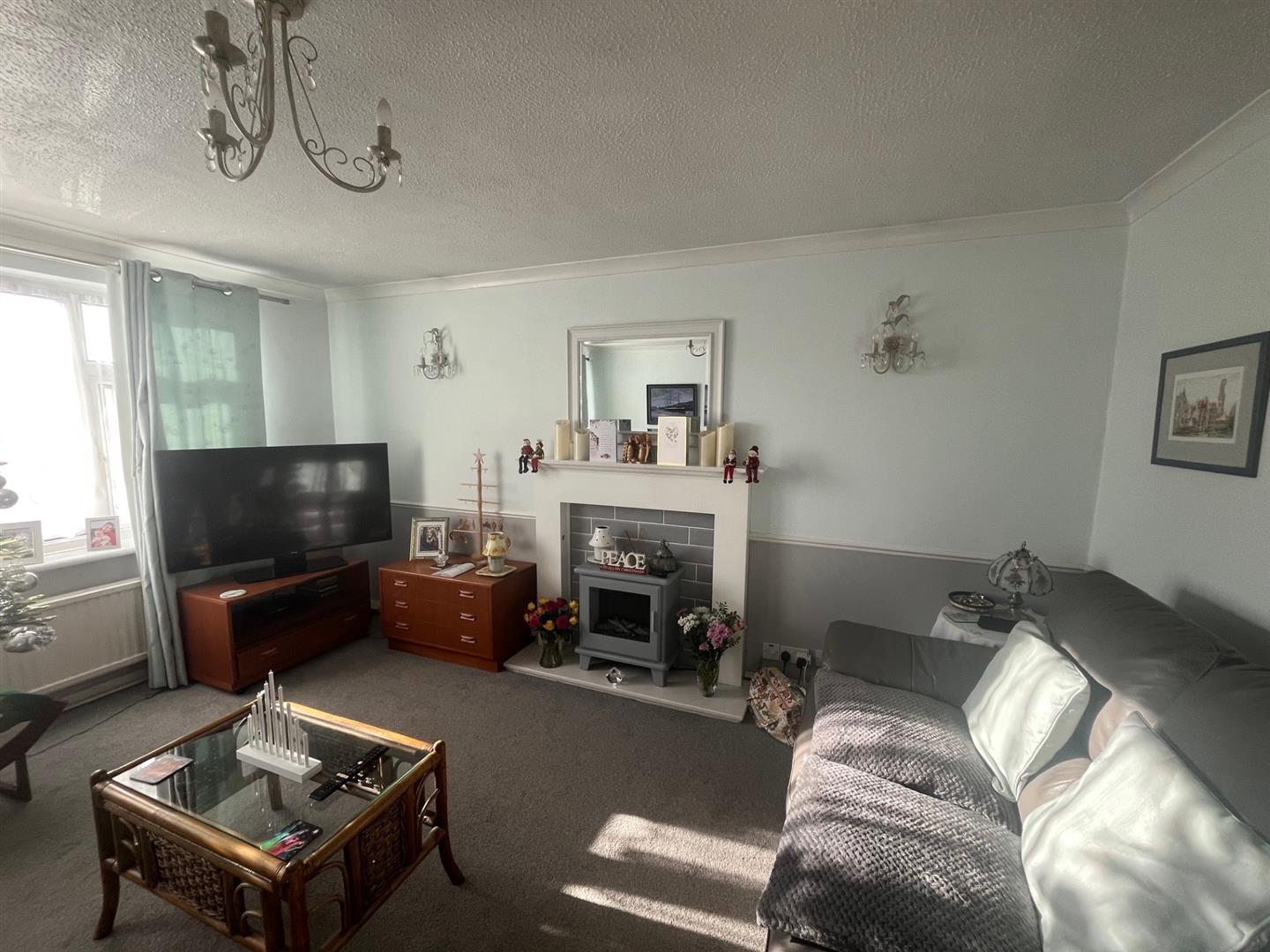 Usk Place, Parc gwernfadog, Morriston, Swansea, SA6 6RE